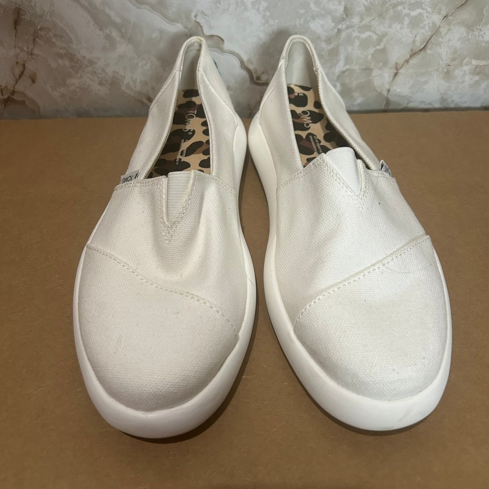 TOMS Women Size 8 Canvas Slip On Shoes White Leopard Print Lining Comfort Casual - Picture 3 of 4